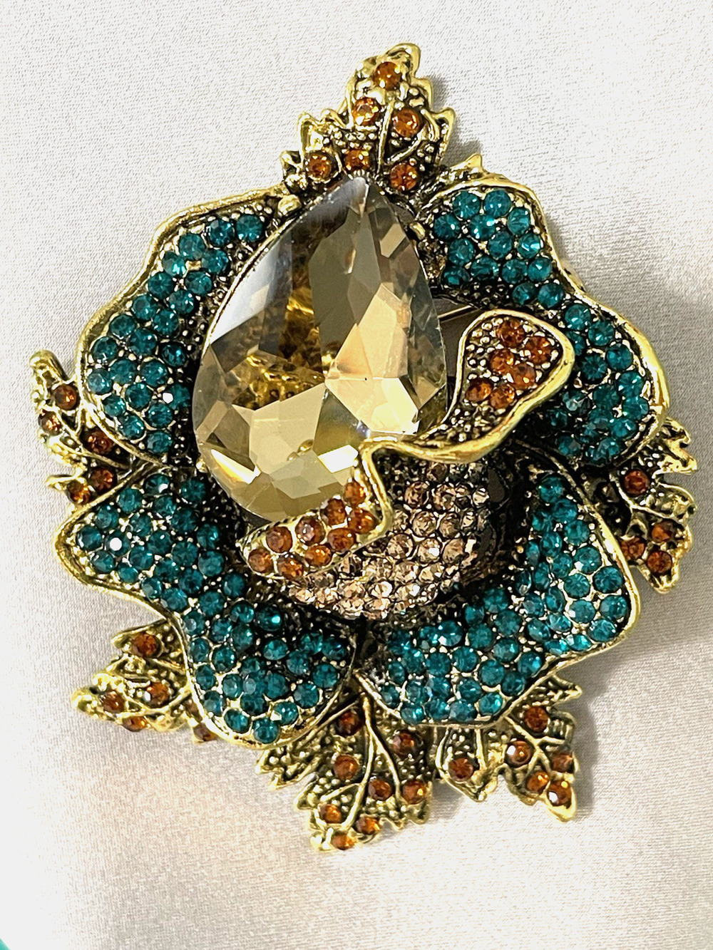 NWOT Yellow Rhinestone Flower Spray Brooch Large Crystal Gold Tone Leaf